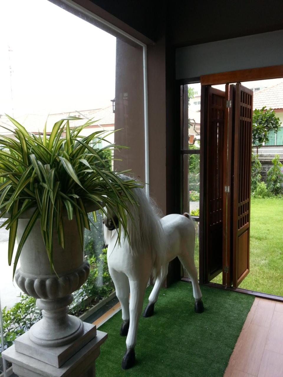 Hotela Boutique Resort Suphan Buri Buitenkant foto